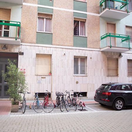Апартаменты Sweet House Navigli Милан Экстерьер фото