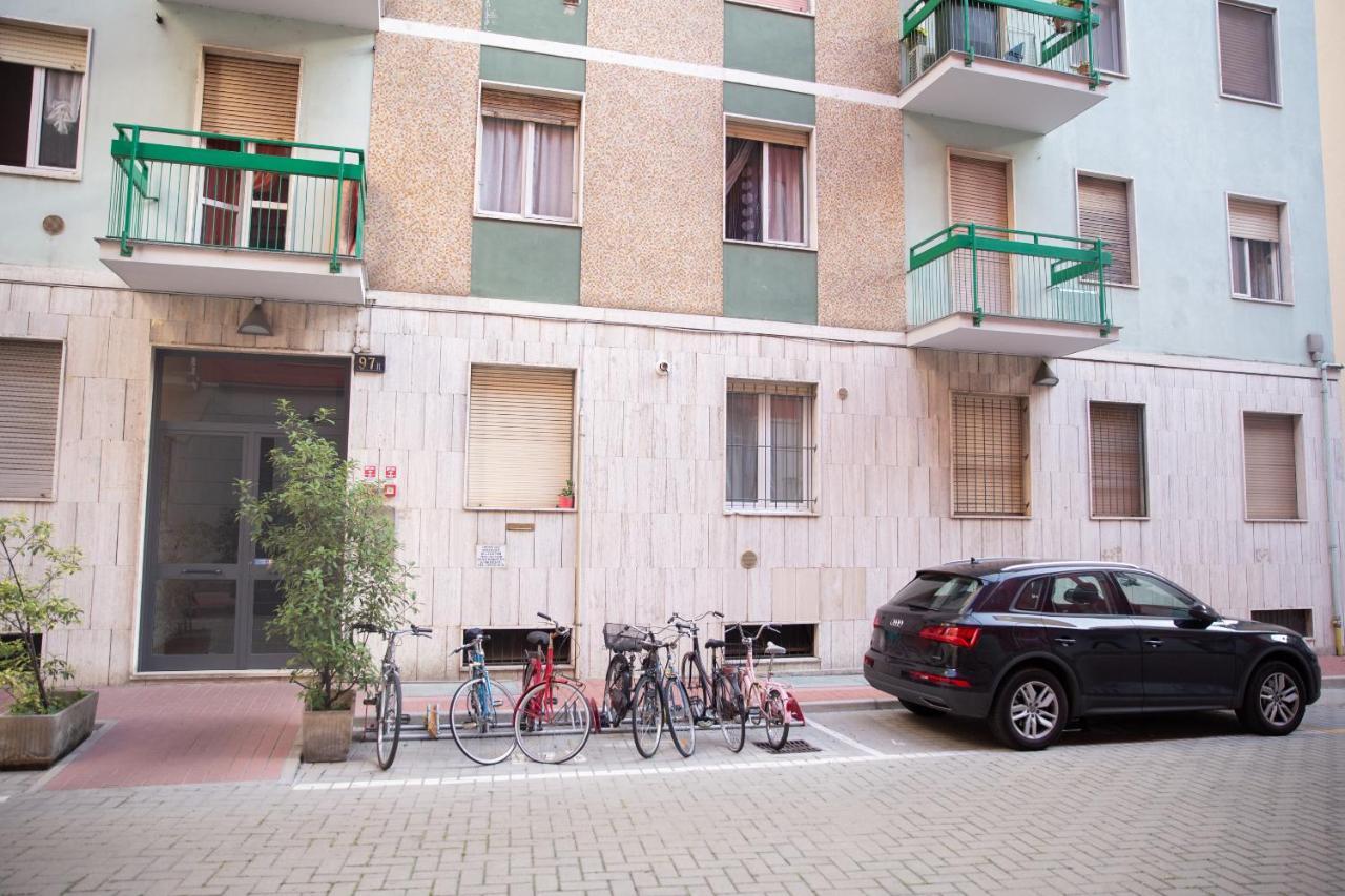 Апартаменты Sweet House Navigli Милан Экстерьер фото